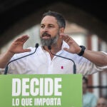 Abascal dice que sigue "con la mano tendida" al PP en Murcia, pero avisa: "No vamos a aceptar que nos chuleen"