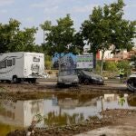 Varios vehículos afectados en Zaragoza por la fuerte tormenta caída la tarde del jueves en la capital aragonesa y varios municipios de Bajo Aragón turolense