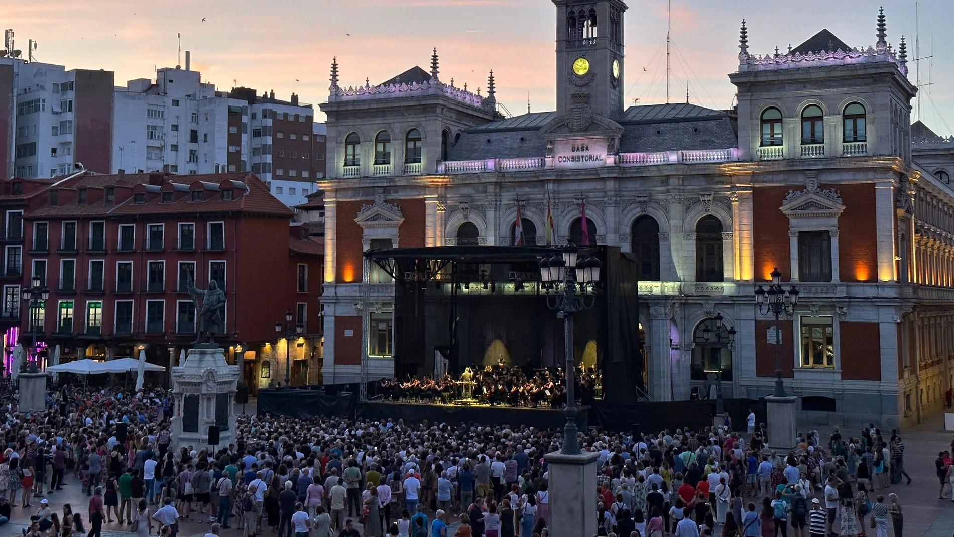 Concierto de la OSCyL Joven en la Plaza Mayor de Valladolid