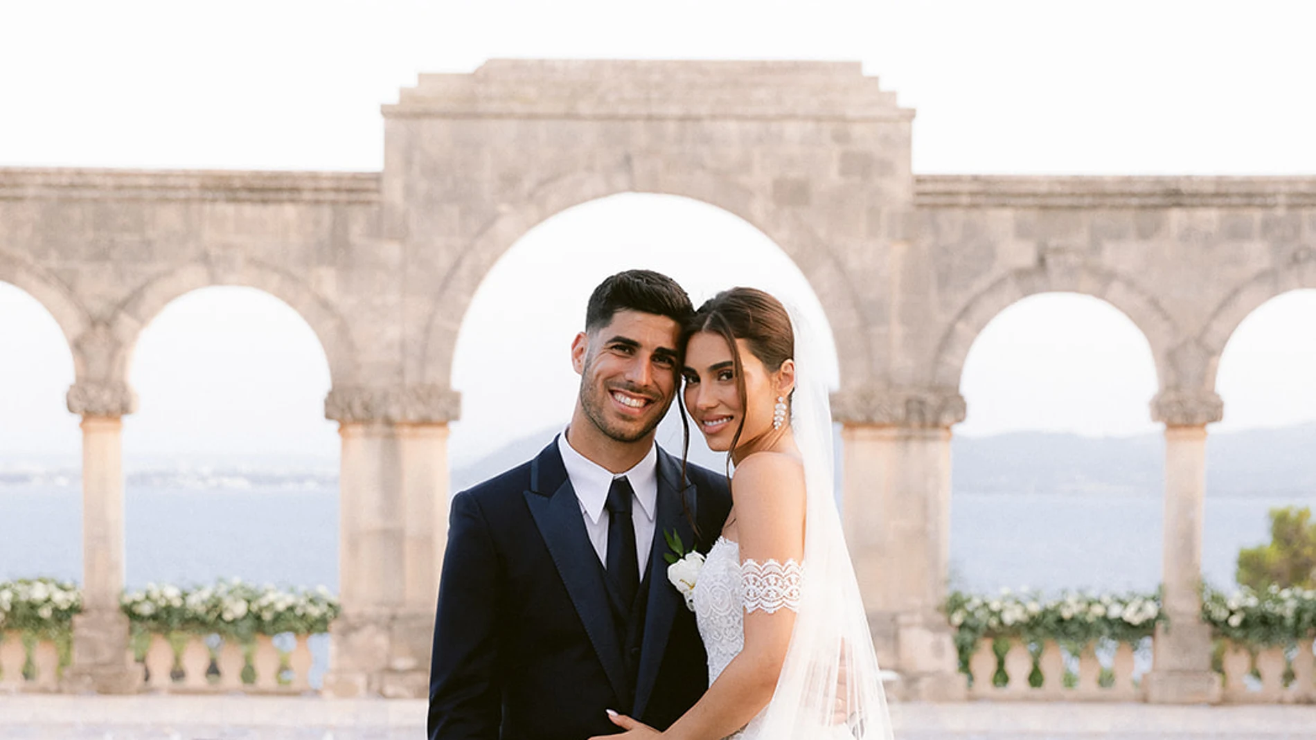 Marco Asensio y Sandra Garal en su boda