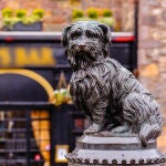 Greyfriars Bobby es un icono de Edimburgo, el perro más famoso de Escocia