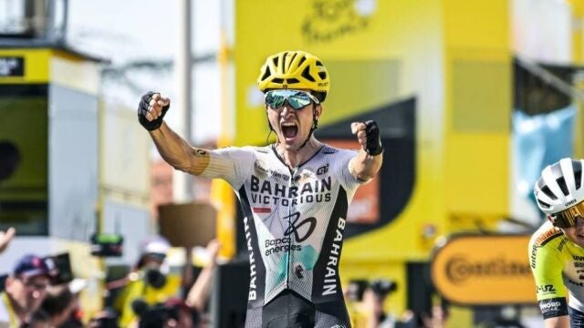 Ciclismo/Tour.- Pello Bilbao: "Esta victoria va por Gino Mäder"