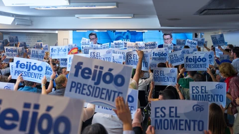 Seguimiento del Cara a Cara entre Pedro Sánchez y Alberto Núñez Feijóo, en la Sede del PP.