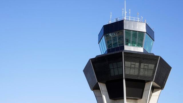 Imagen de la Torre de Control del Aeropuerto Internacional de la Región de Murcia