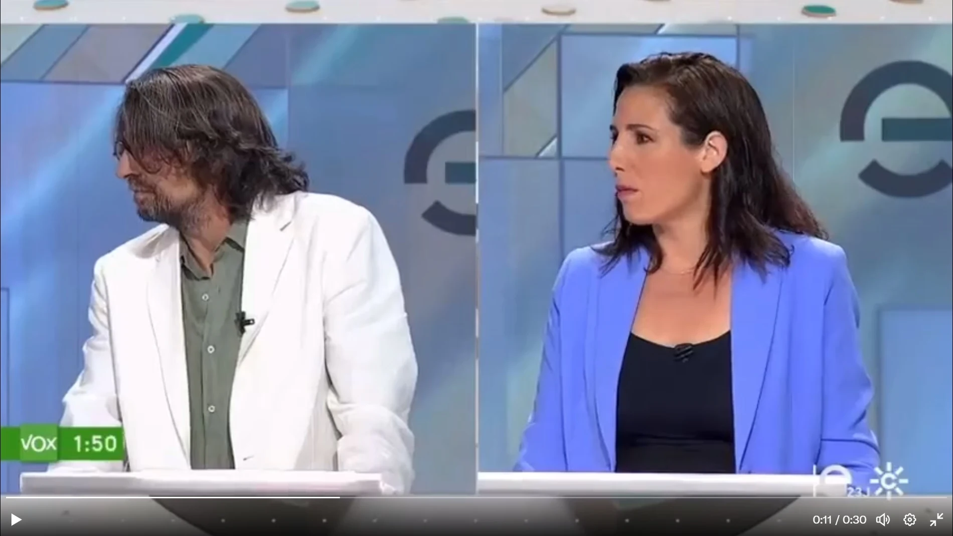 La surrealista imagen del candidato de Sumar en Sevilla durante un debate de Canal Sur 