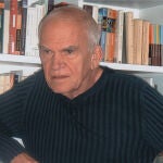 El escritor checo Milan Kundera