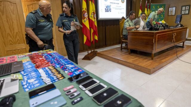La Guardia Civil de Ávila da a conocer los resultados de una operación sobre estafas bancarias valoradas en 259.000 euros, y conocida por la ‘Operación Yasion’.