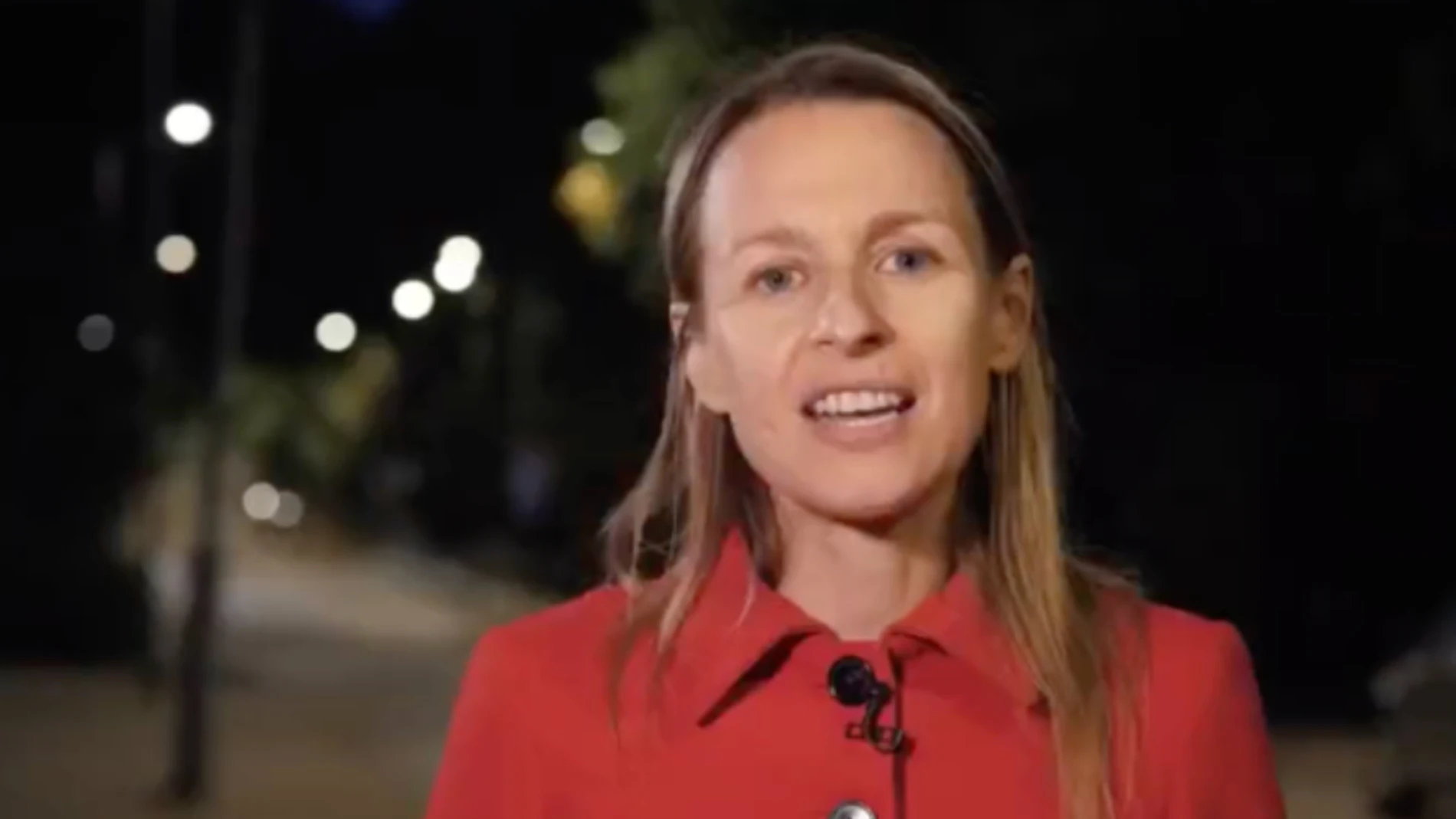 Deborah Hynes antes de tragarse una mosca