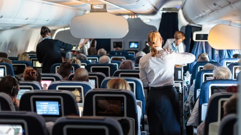 Pasajeros en un avión