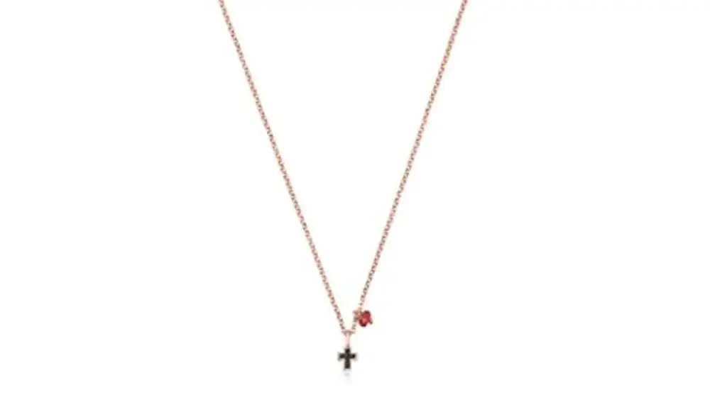 Collar cruz con baño de oro rosa 18kt sobre plata y espinelas y rubí motif