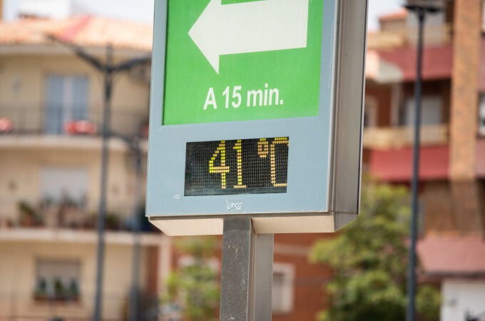 MURCIA.-El calor tendrá hoy en riesgo a todo Andalucía, menos Almería, y a Albacete, con temperaturas por encima de 40 grados