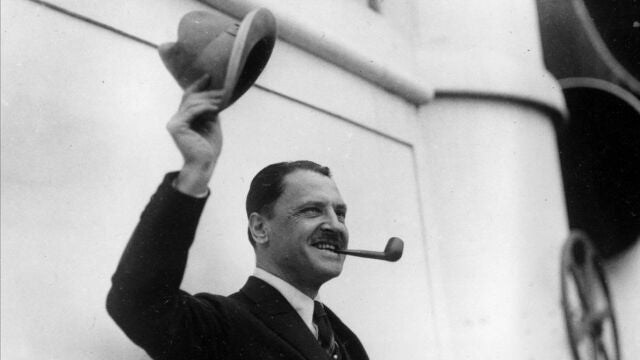 British novelist and playwright W Somerset Maugham waves farewell as he leaves from New York for Europe aboard the ocean liner Aquitania on May 22 1923 Maugham s play Rain is having a successful run on New York City s Broadway.