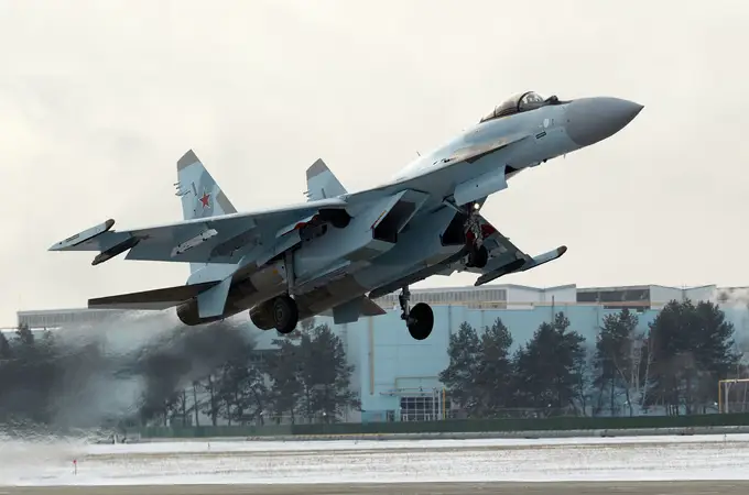 Rusia recibe un segundo lote de modernos cazas Su-35S ante la posible llegada de los F-16 a Ucrania