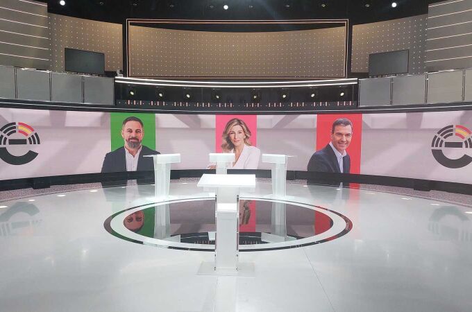 El plató de RTVE donde tendrá lugar el debate ya está preparado para el mismo