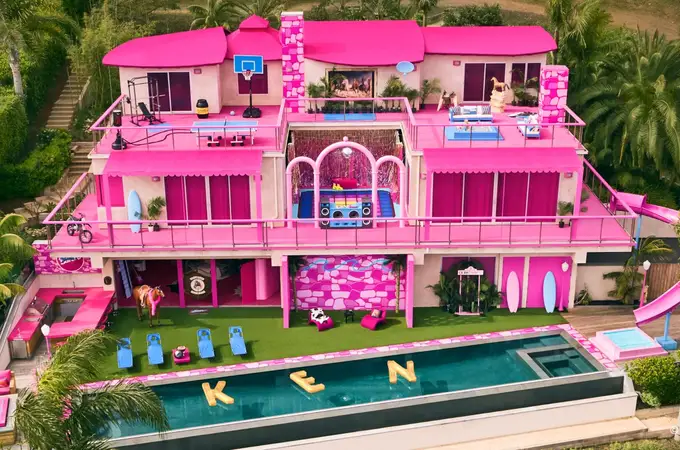 Sumérgete en el mundo de Barbie: Airbnb ofrece pasar una noche en su casa de ensueño en Malibú