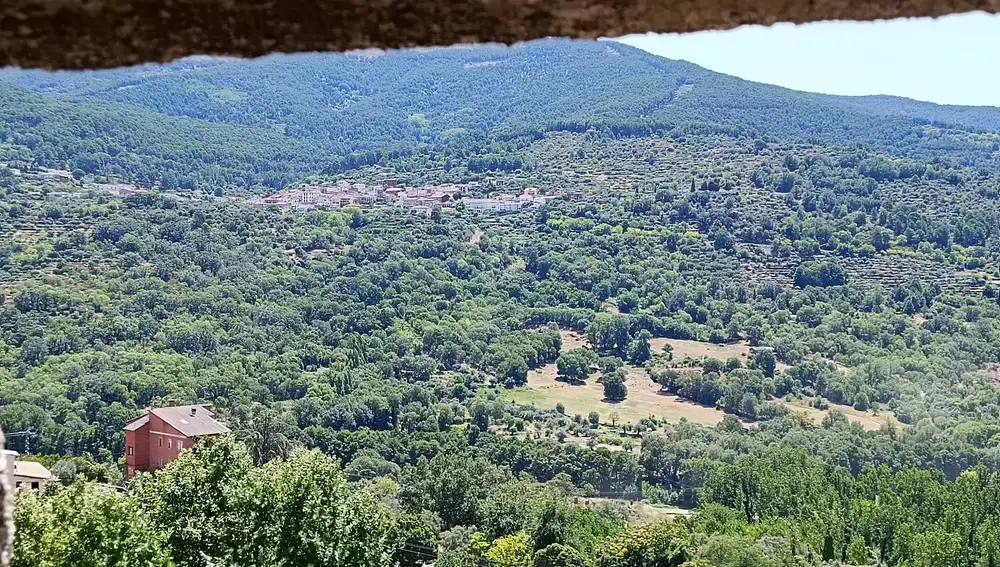 Vistas de la Sierra de Gredos desde el castillo de Mombeltrán