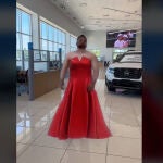 ¿Usarías este filtro con tu jefe? El filtro de vestido de gala rojo de TikTok se vuelve tendencia en entornos laborales