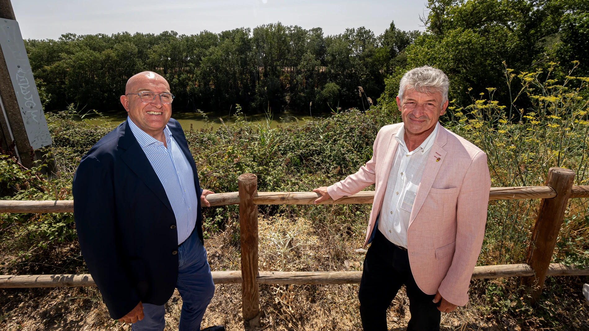 Jesús Julio Carnero junto a Sarbelio Fernández