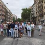 Vecinos en contra de la pacificación de la Ronda de Sant Antoni de Barcelona.
