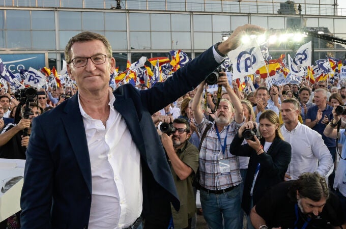 23J.- Feijóo cierra campaña poniendo por "testigo" su labor en Galicia para ser un "presidente de fiar" de toda España