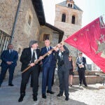 Actos de clausura del 875 aniversario del Milagroso e Invicto Pendón de Baeza, con la asistencia del alcalde de la capital leonesa, José Antonio Diez, y el presidente de las Cortes de Castilla y León, Carlos Pollán. En la imagen, acto de tremolación del Pendón