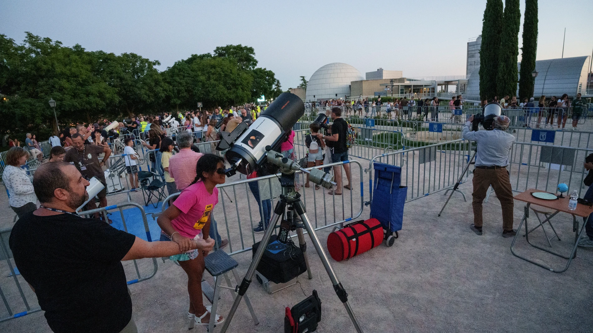 El Planetario de Madrid organiza una nueva jornada de observacin con telescopios