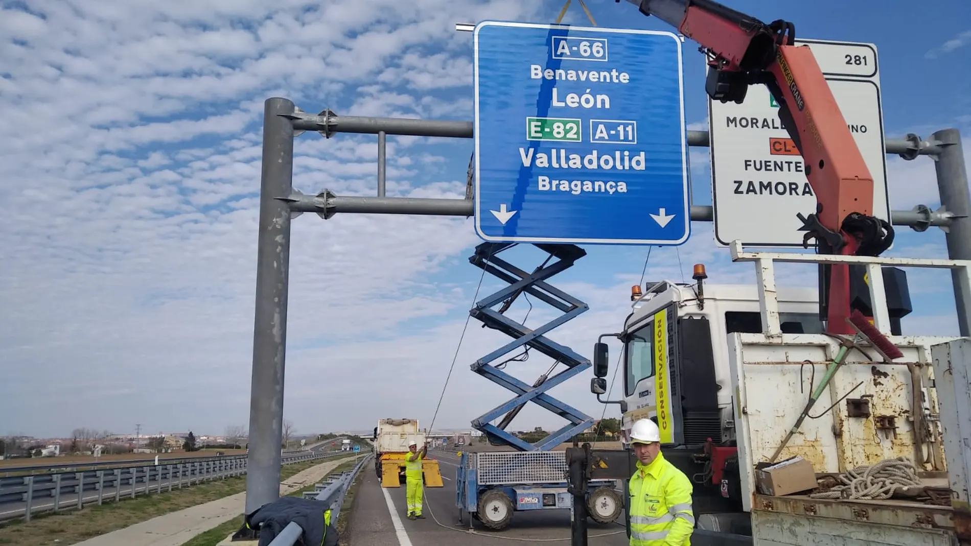 Tareas de conservación y explotación en carreteras del Estado en Zamora