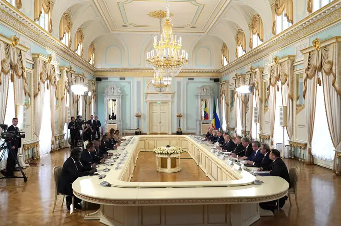 Putin saca la alfombra roja a los líderes africanos