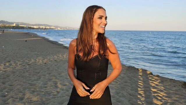 Paula Echevarría con vestido de Charo Ruiz.