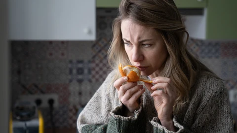 La pérdida del sentido del olfato se denomina anosmia
