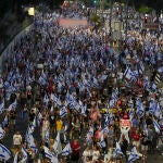 Multitudinaria marcha contra la reforma judicial de Netanyahu recorrió este sábado las calles de Tel Aviv