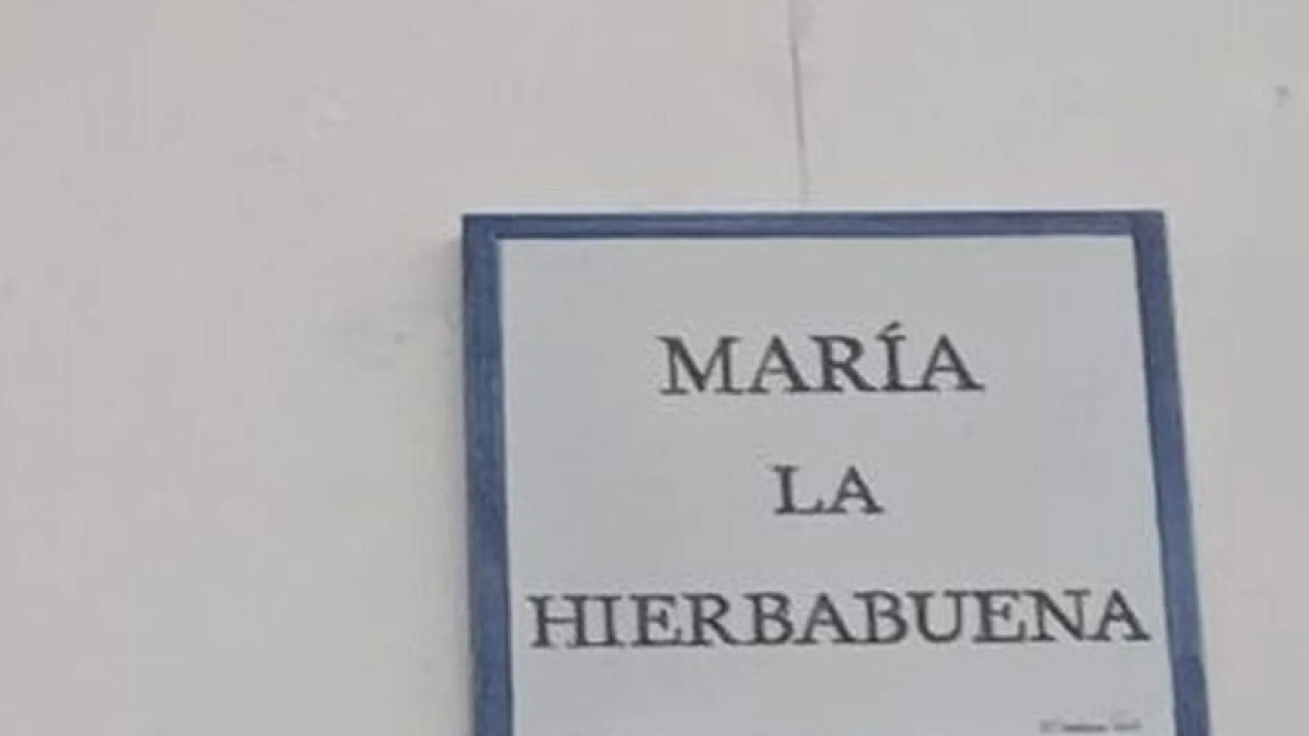 La inauguración de calle María 'La Hierbabuena' en Cádiz despierta risas y curiosidad en redes sociales