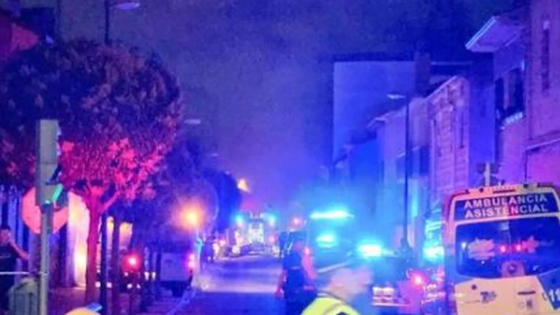 Una fuerte explosión de gas provoca el incendio de un edifico en la calle Goya de Valladolid