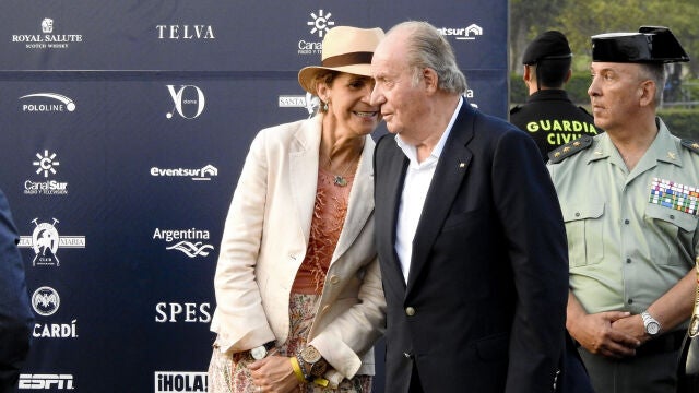 El Rey Juan Carlos y la Infanta Elena en Sotogrande en 2017
