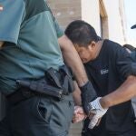 El presunto autor del crimen a su llegada al juzgado