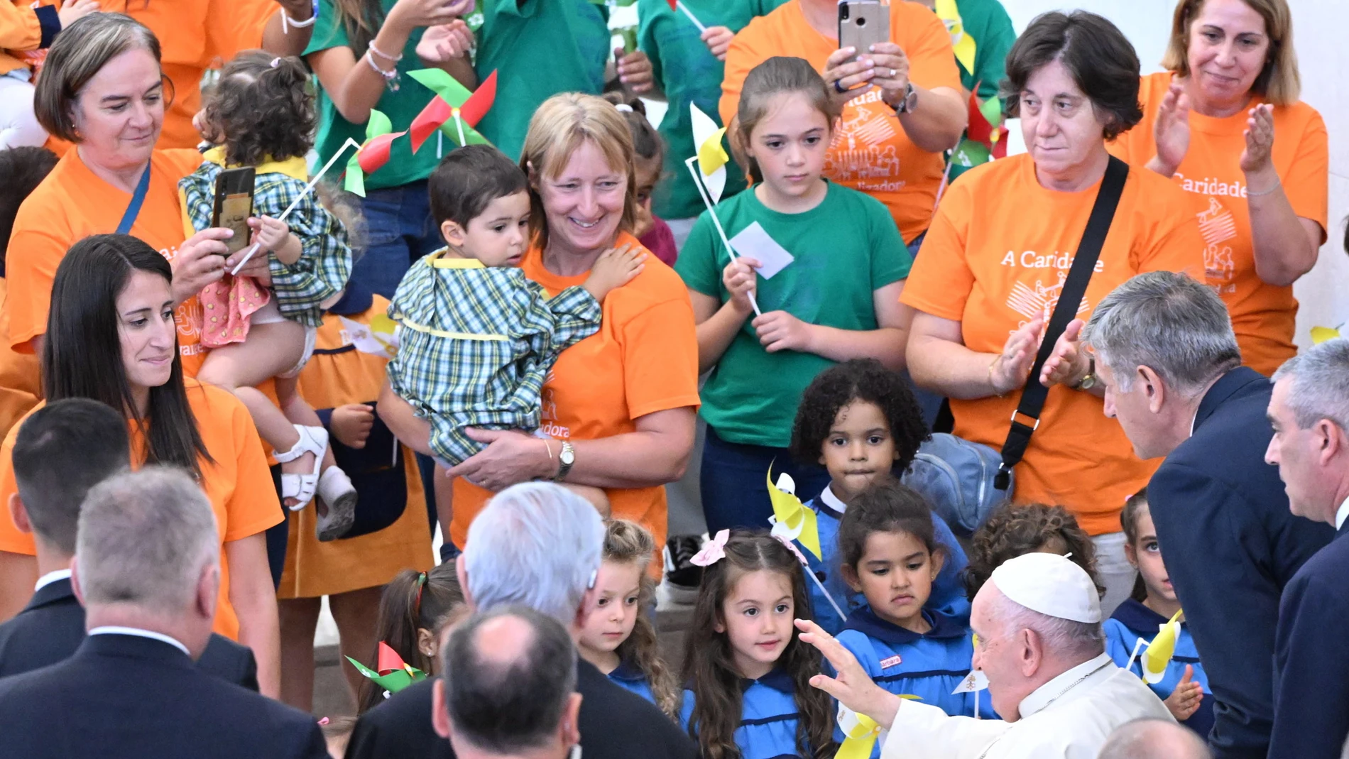 El pontífice en la visita a un centro parroquial en Lisboa