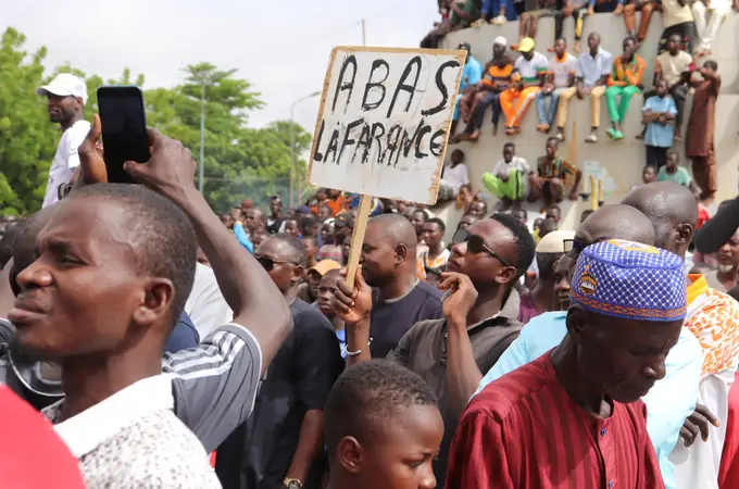 Los golpistas en Níger se afianzan en el poder ante la inacción de la CEDEAO