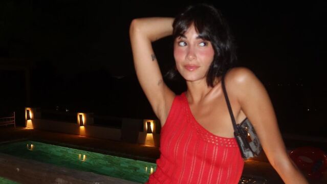 Aitana y su look de cena para Ibiza.