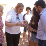 Isabel Blanco visita el campo de voluntariado de Cerecinos del Carrizal