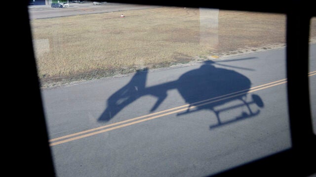 Un helicóptero de la DGT sufre un accidente sin heridos graves durante su aterrizaje en La Mojonera (Almería)