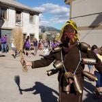  La localidad leonesa de Manzaneda de Cabrera (León) celebra la mascarada de Los Campaneiros