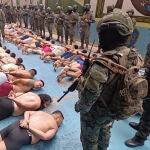 Una fuerza conjunta de 4.000 efectivos llevó a cabo una operación de seguridad en la prisión en el marco del estado de excepción declarado en el país el 10 de agosto, tras el asesinato del popular candidato presidencial Fernando Villavicencio