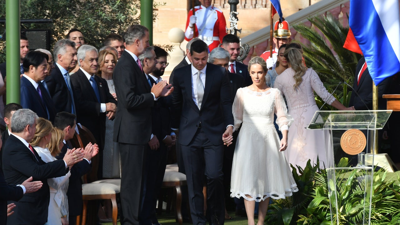 The King attends the inauguration of Santiago Peña in Paraguay - Time News