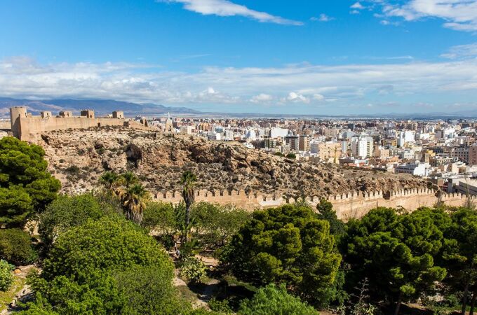 El Barrio Santo de Almería reivindica el valor de sus patios