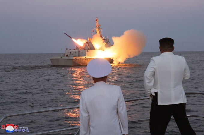 North Korean leader Kim Jong Un inspects KPA flotilla