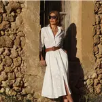 Pilar de Arce arriesga y gana con el vestido blanco midi definitivo 'made in Spain' que querrás usar para todo tipo de ocasiones