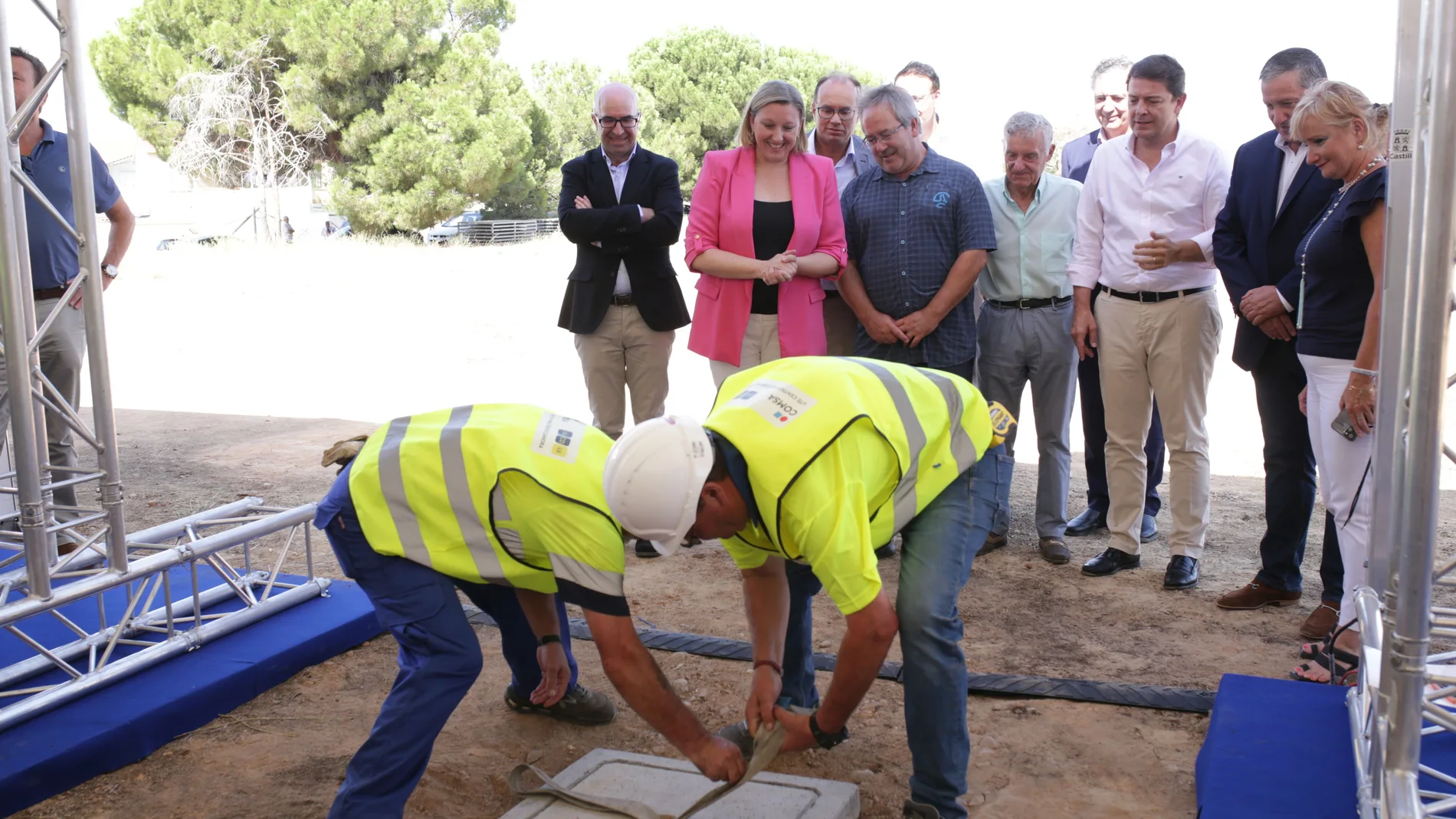 Mañueco, Blanco y Guarido asisten a la colocación de la primera piedra de la futura residencia pública de Zamora