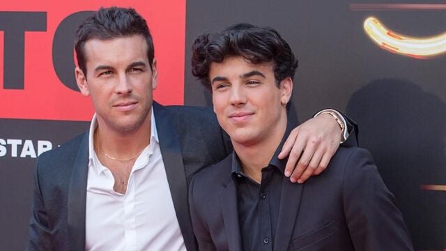 Mario Casas y Oscar Casas presentan "Mi soledad tiene alas"