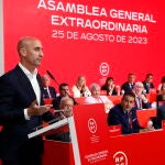 Dirigentes de PSPV y Compromís ven "intolerables" las explicaciones de Rubiales y piden acabar con su "impunidad"