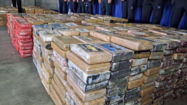 AV.-Intervienen 9.436 kilos de cocaína en Algeciras (Cádiz) en un golpe histórico al narcotráfico en España